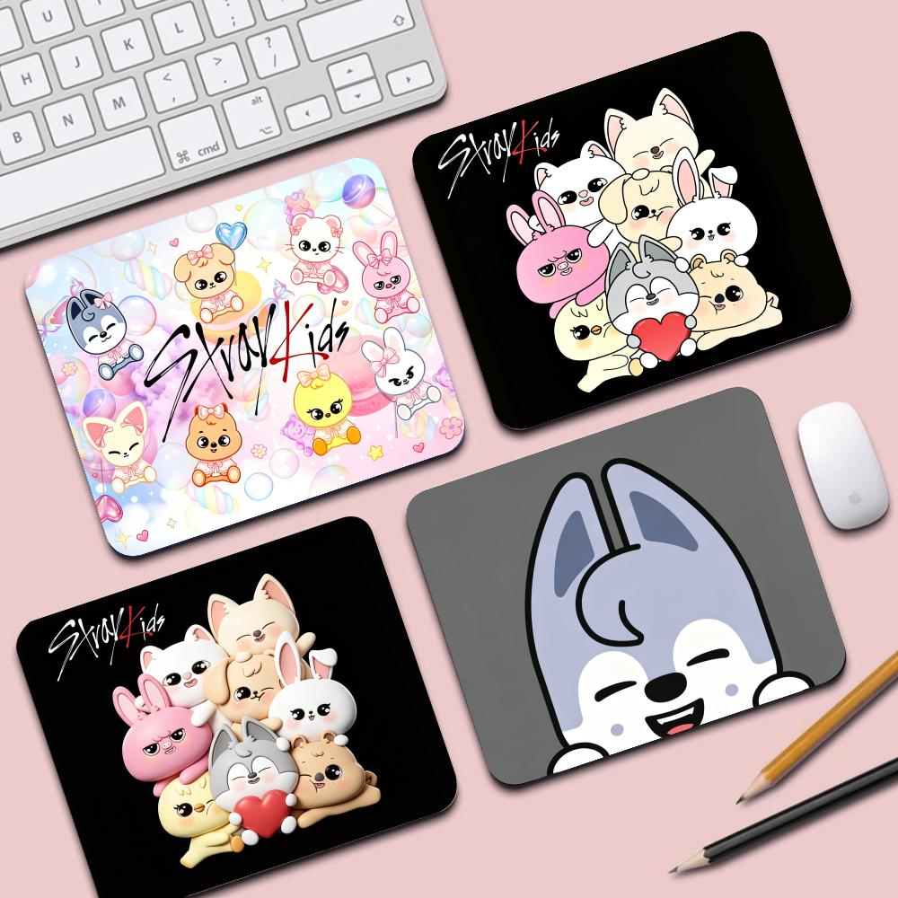 Desk Setup Kpop - Kpop Stray--kids S-skzoo クールな漫画ゲームマウスパッド小型ゲーミングマウスパッドゲーマーキーボードマウスマットコンピュータデスク用