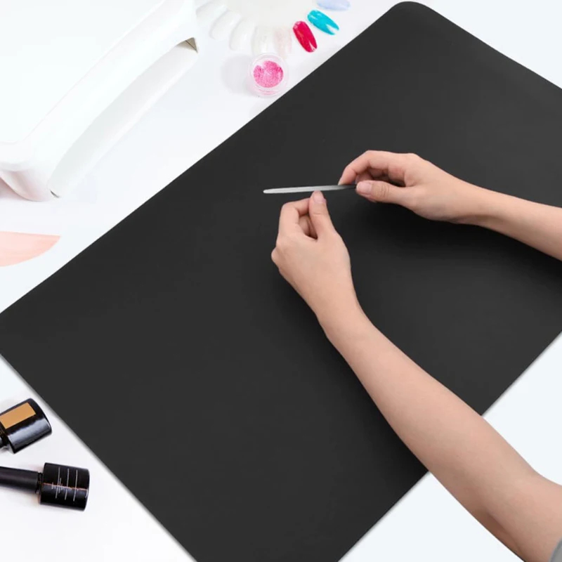 柔らかく折りたたみ可能なテーブルマット – 防水、傷つきにく - Desk Setup Desk のレビューと価格